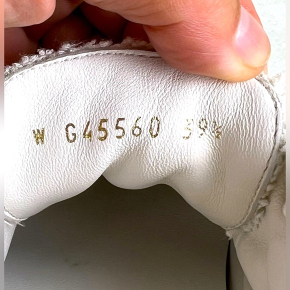 CHANEL 2024 SS CASUAL STYLE PLAIN LOGO LOW-TOP SNEAKERS - Picture 11 of 14